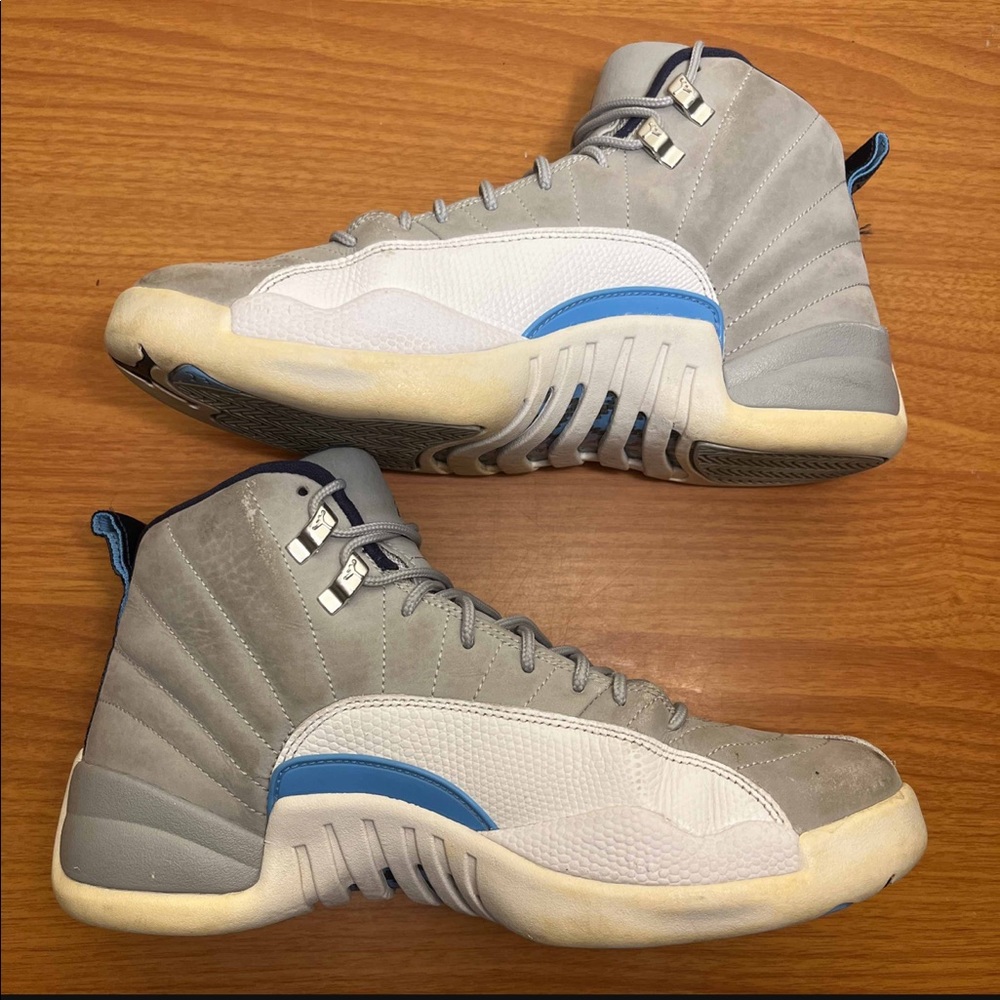 Jordan 12 University Grey - Picture 3 of 9
